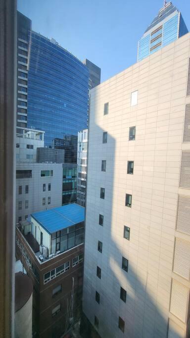 Apartment Cozy Gangnam District, Two Bed, High Floor Seoul